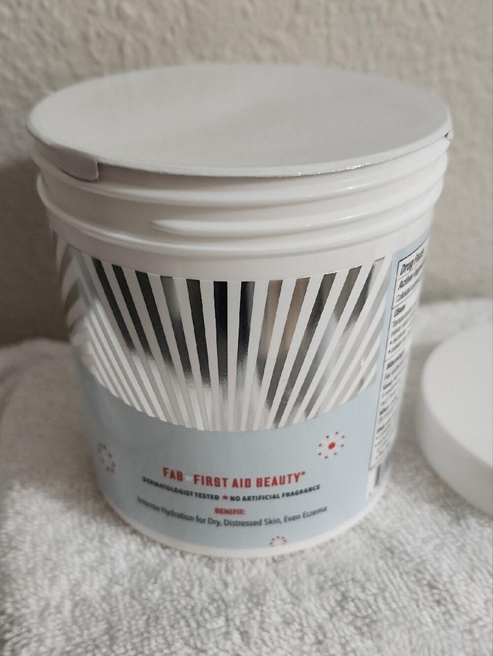 First Aid Beauty Ultra Repair Cream - White & Light Blue 14oz! - Picture 3 of 7